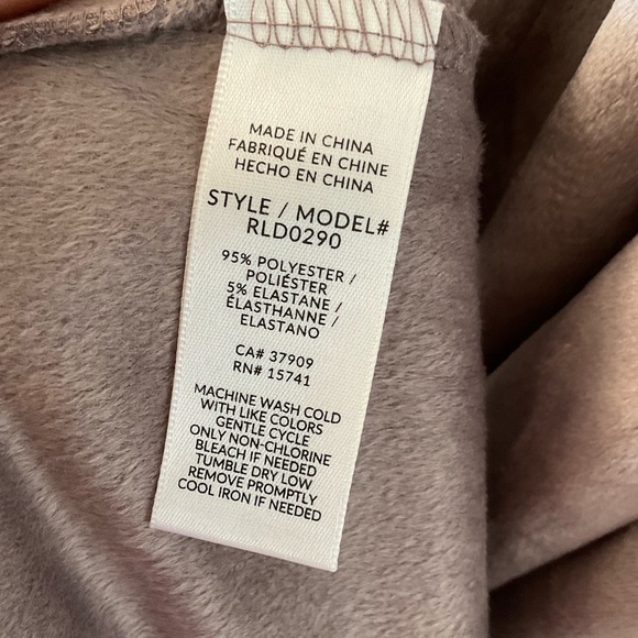 Splendid Velour Robe - Picture 9 of 14